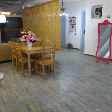 Lapis Port Surf 阿拉恰特