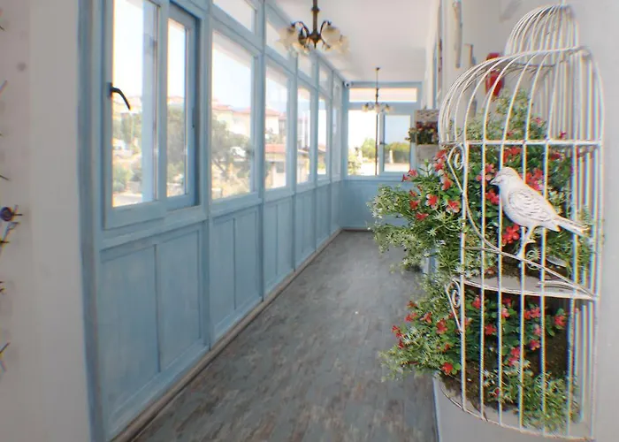 Lapis Port Surf Bed & Breakfast 2*